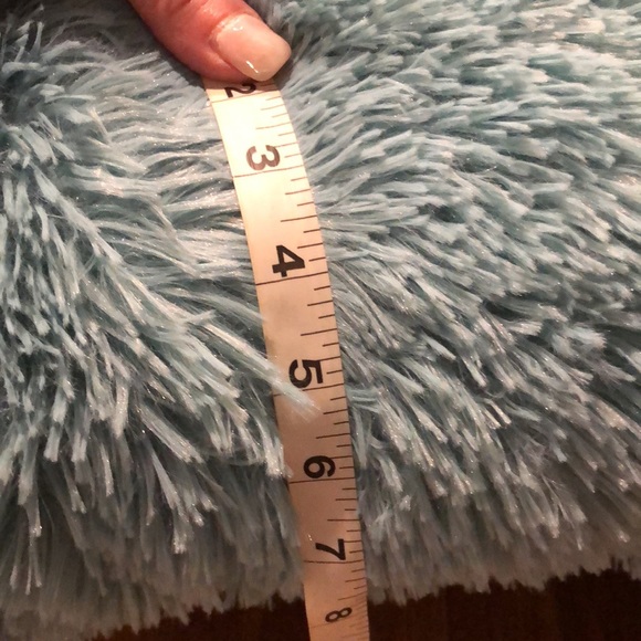 Blue Fluffy Pet Bed Large - Picture 5 of 6